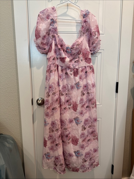 SHEIN Dresses & Skirts - SHEIN Pink Floral Puff-Sleeve Midi Dress